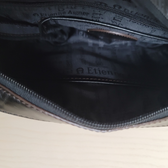 Etienne Aigner Black Leather Adjustable Strap Crossbody Camera Bag Purse - Picture 16 of 16